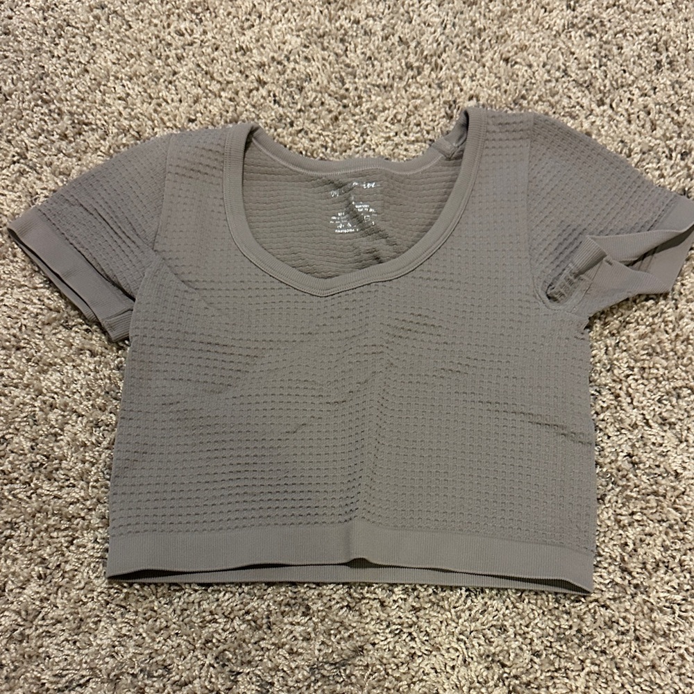 Women’s Short Sleeve Textured Crop Top - Taupe